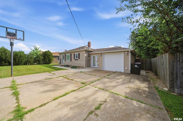 105 STERLING Street, Washington, IL 61571