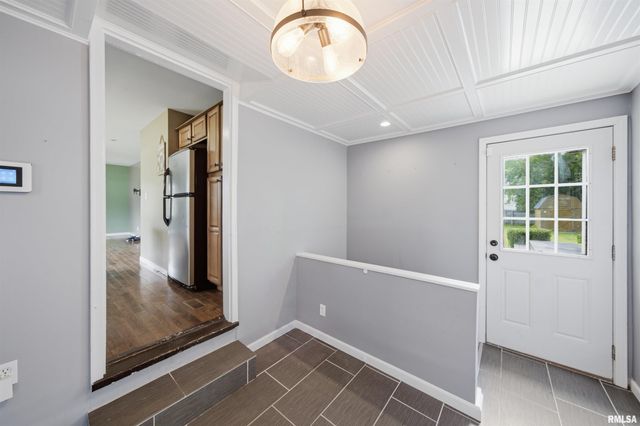 105 STERLING Street, Washington, IL 61571