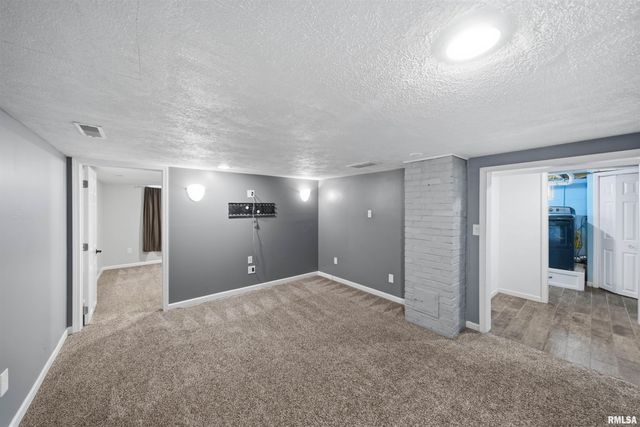 105 STERLING Street, Washington, IL 61571