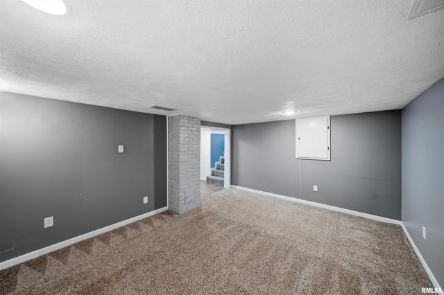 105 STERLING Street, Washington, IL 61571