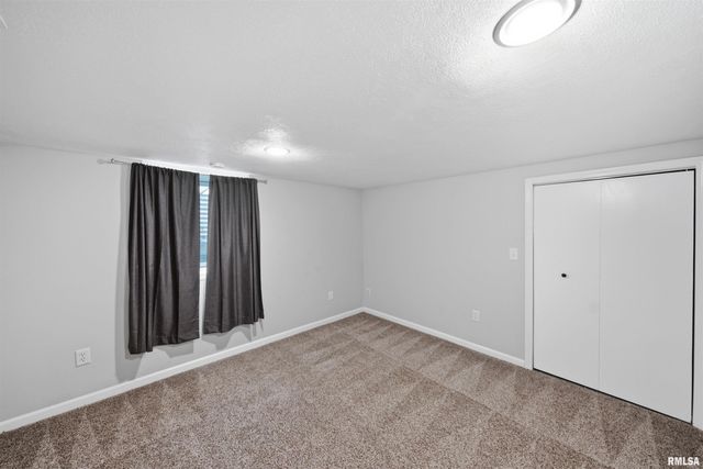 105 STERLING Street, Washington, IL 61571