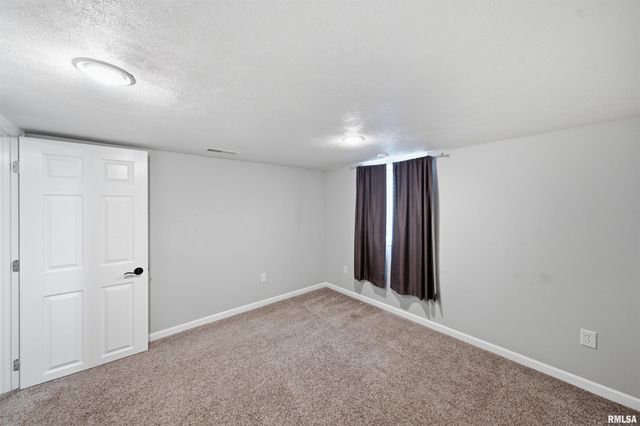 105 STERLING Street, Washington, IL 61571