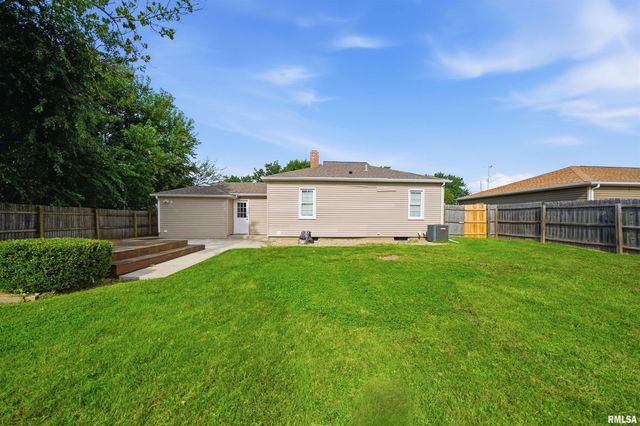105 STERLING Street, Washington, IL 61571