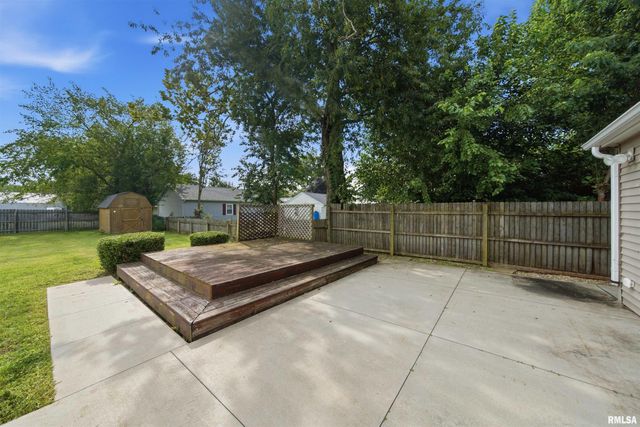 105 STERLING Street, Washington, IL 61571