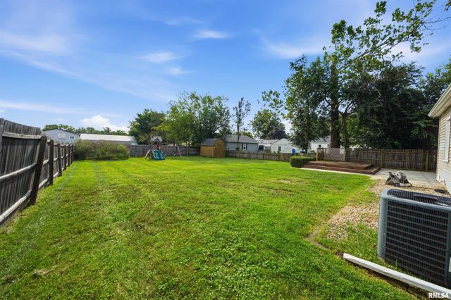 105 STERLING Street, Washington, IL 61571