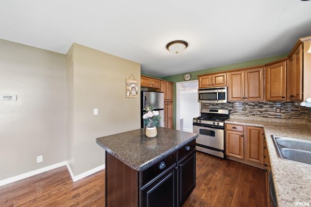 105 STERLING Street, Washington, IL 61571
