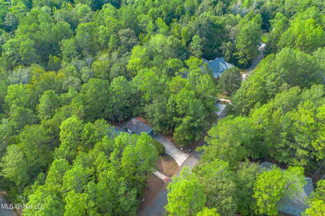 5 Stoneridge North, Hattiesburg, MS 39402