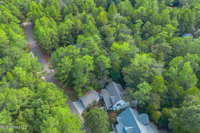 5 Stoneridge North, Hattiesburg, MS 39402