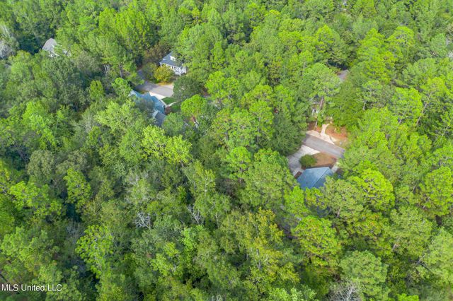 5 Stoneridge North, Hattiesburg, MS 39402