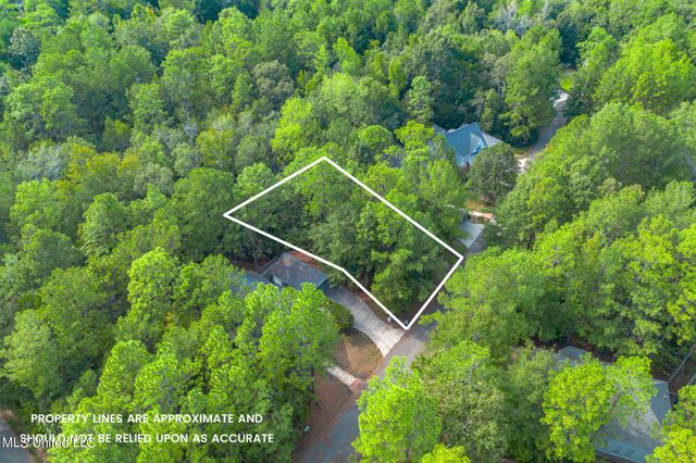 5 Stoneridge North, Hattiesburg, MS 39402