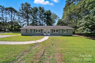 151-153 Cedar Avenue, Hudson, NC 28638