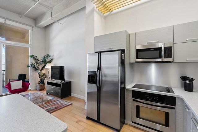 550 Seagaze Drive 9, Oceanside, CA 92054