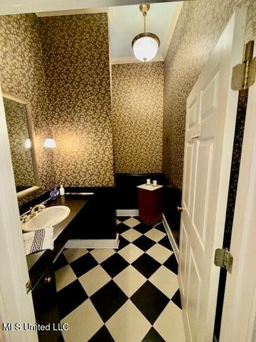 657 S Canal Street, Natchez, MS 39120