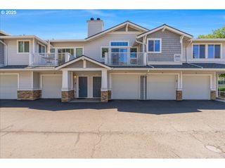13682 Sw HALL Blvd 3, Tigard, OR 97223