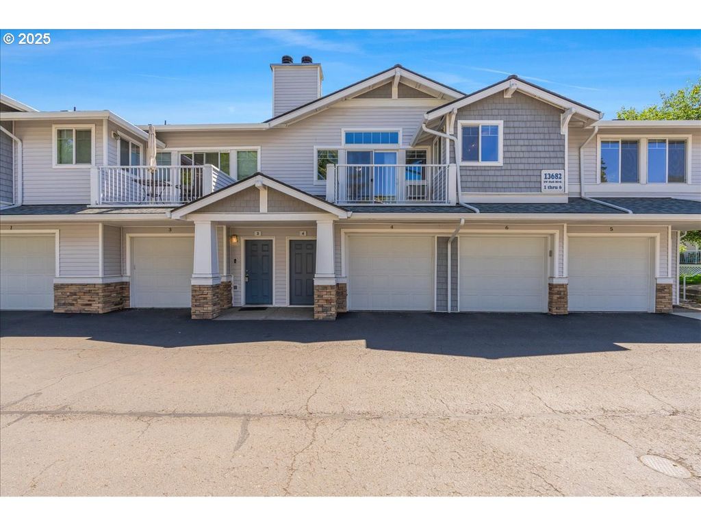 13682 Sw HALL Blvd 3, Tigard, OR 97223