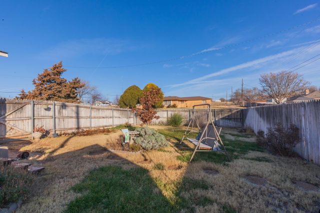 2010 N ADAMS Street, Amarillo, TX 79107