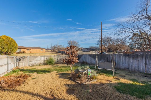 2010 N ADAMS Street, Amarillo, TX 79107