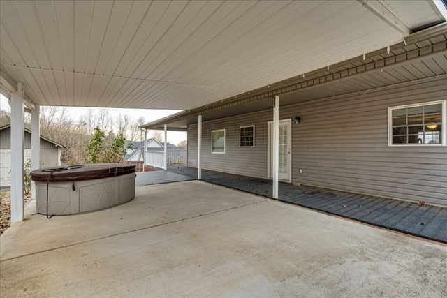 240 W Park Circle, Decatur, TN 37322