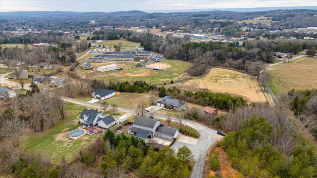 240 W Park Circle, Decatur, TN 37322