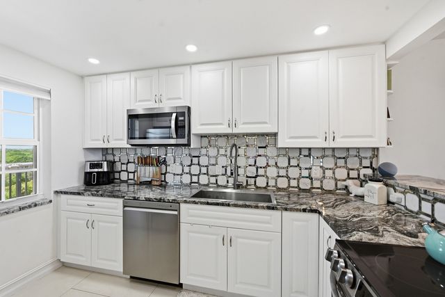 4015 W Palm Aire Drive 1001, Pompano Beach, FL 33069