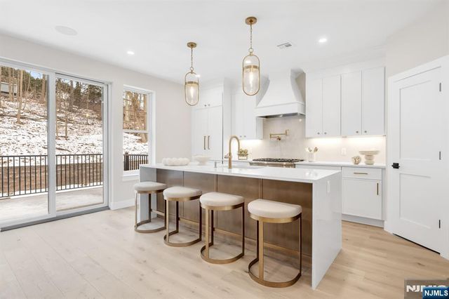 188 Broadway 4, Woodcliff Lake, NJ 07677