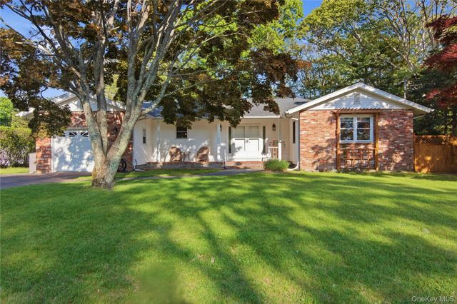 157 Belleview Avenue, Center Moriches, NY 11934
