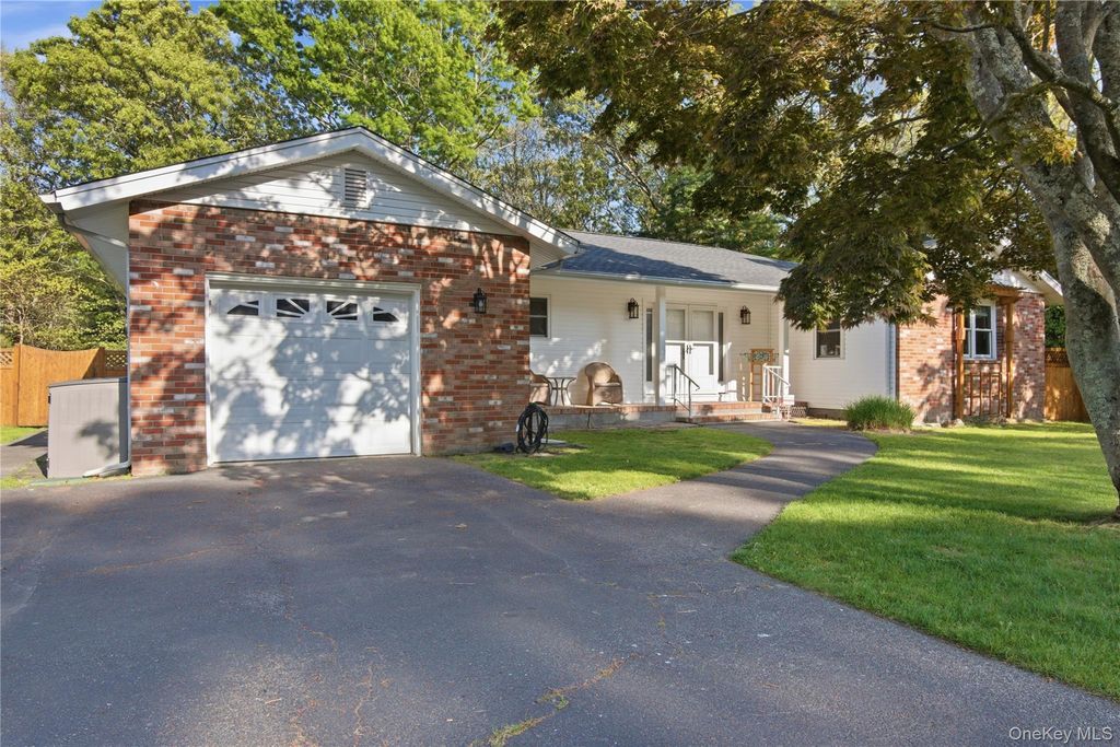 157 Belleview Avenue, Center Moriches, NY 11934