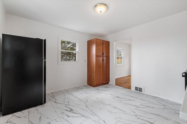 26 Roosevelt Dr, Southbridge, MA 01550