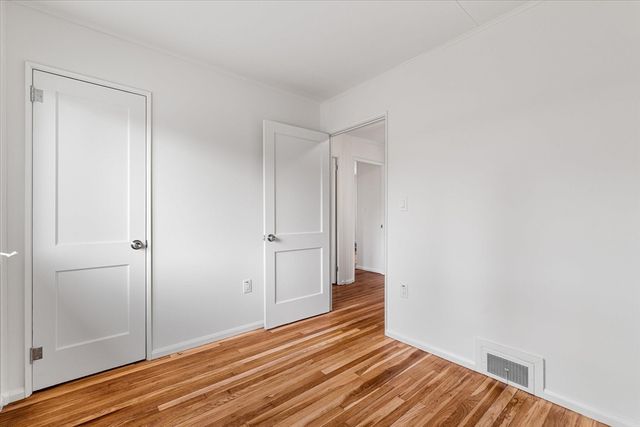 26 Roosevelt Dr, Southbridge, MA 01550