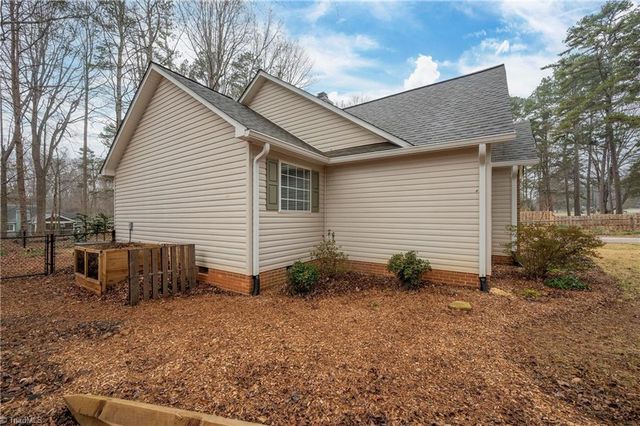 1609 Underpass Road, Advance, NC 27006