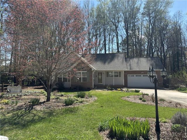 1609 Underpass Road, Advance, NC 27006