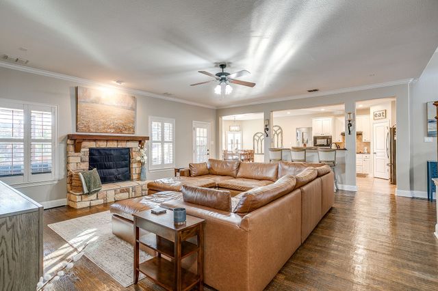 1249 Handkerchief Way, Fort Worth, TX 76052