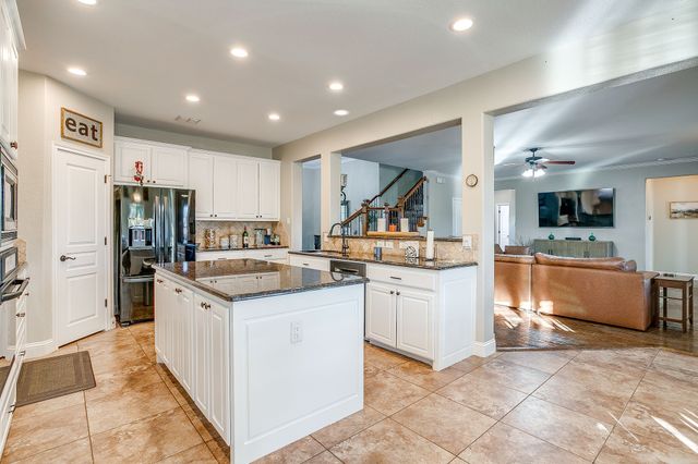 1249 Handkerchief Way, Fort Worth, TX 76052