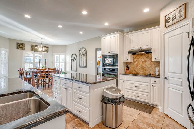 1249 Handkerchief Way, Fort Worth, TX 76052