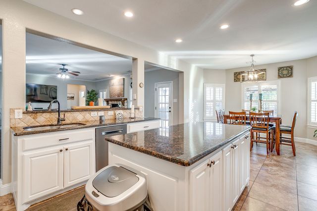 1249 Handkerchief Way, Fort Worth, TX 76052