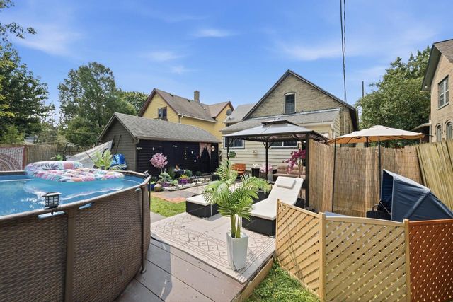 1827 Green STREET, Racine, WI 53402