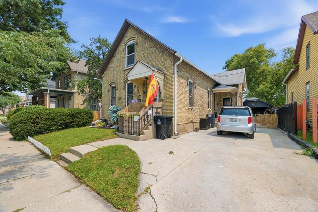1827 Green STREET, Racine, WI 53402