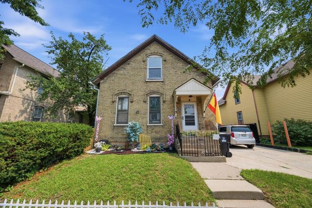 1827 Green STREET, Racine, WI 53402