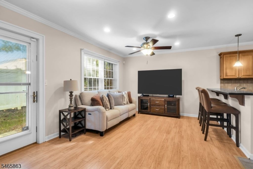 645 Ridgedale Ave 4, East Hanover Twp., NJ 07936 — photo 3