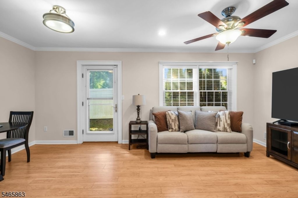 645 Ridgedale Ave 4, East Hanover Twp., NJ 07936 — photo 4