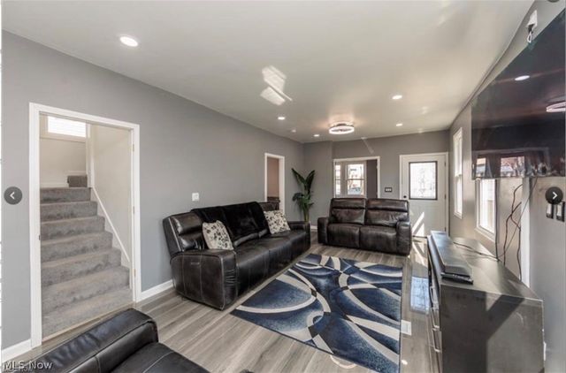 5811 Madison Avenue, Cleveland, OH 44102