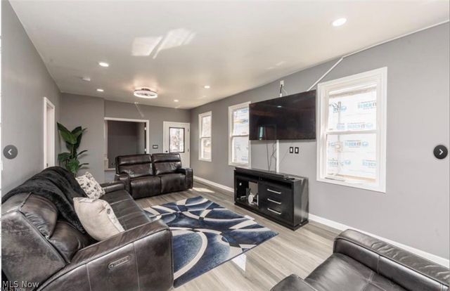 5811 Madison Avenue, Cleveland, OH 44102