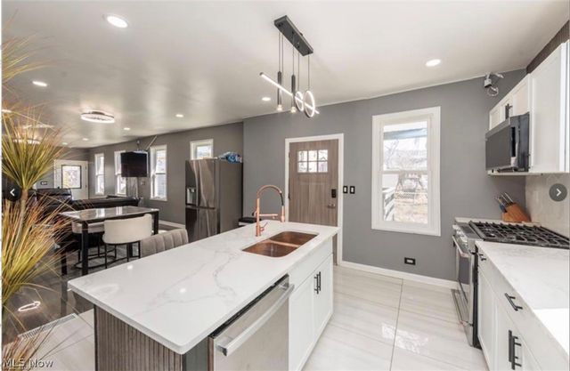 5811 Madison Avenue, Cleveland, OH 44102