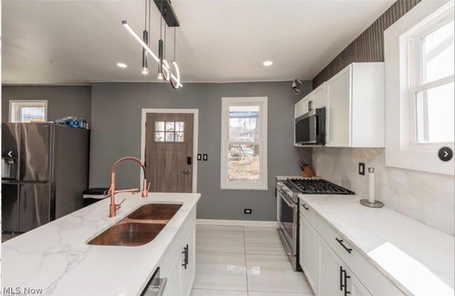 5811 Madison Avenue, Cleveland, OH 44102