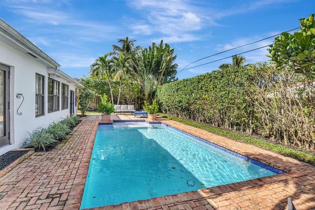 801 SW 5th Street, Boca Raton, FL 33486