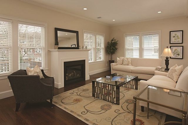 77 Verndale St 2, Brookline, MA 02446