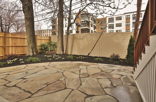 77 Verndale St 2, Brookline, MA 02446