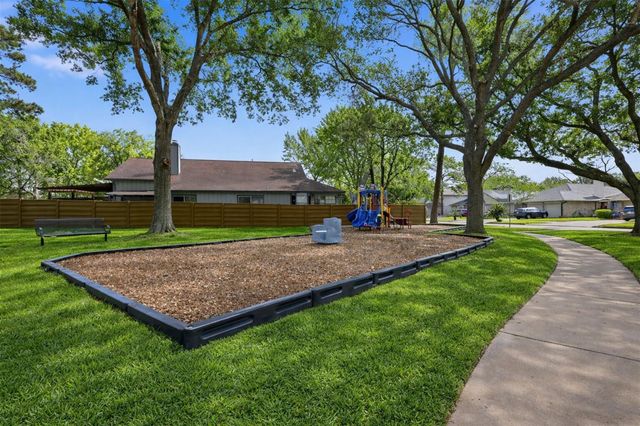 8518 Pool Creek Drive, Houston, TX 77095