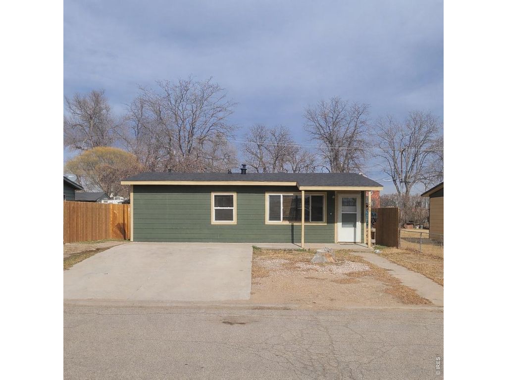 205 S 2nd St, Johnstown, CO 80534