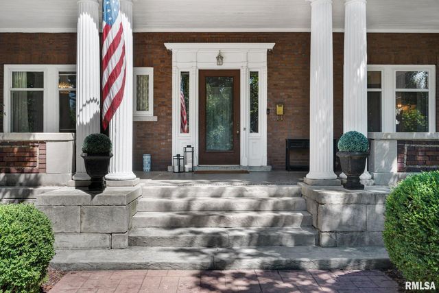 423 W HIGH Street, Peoria, IL 61606